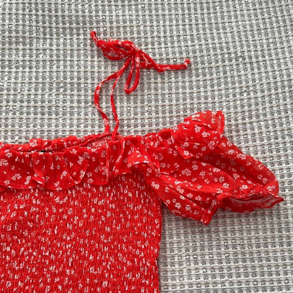 Floral Off-Shoulder Top - Picture 2 of 3